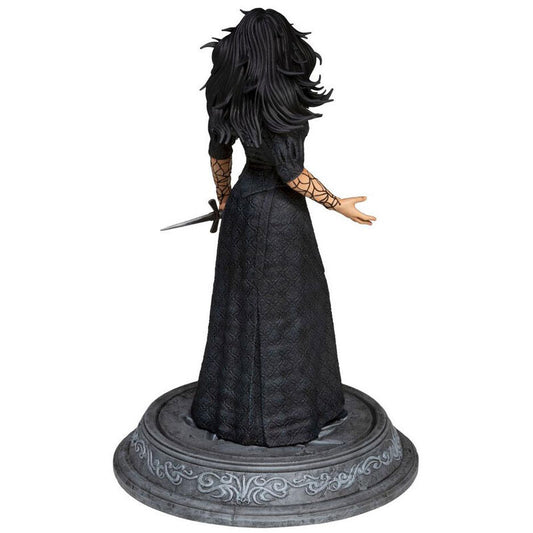 Estatua de Yennefer de The Witcher con vestido negro, espada y base ornamental - 4