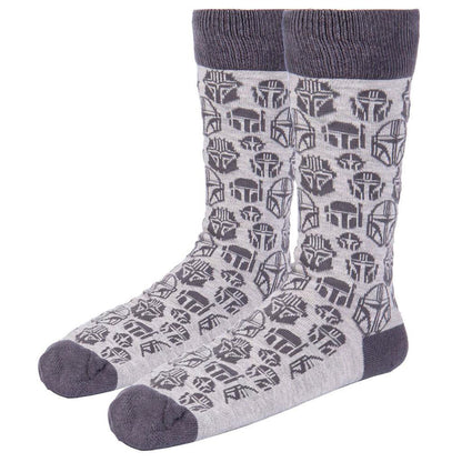 Set de tres pares de calcetines The Mandalorian Star Wars con diseños de Grogu y cascos mandalorianos - 3