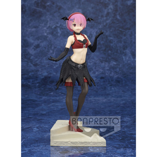 Figura de Ram de Re:Zero con alas negras sobre una base escalonada - 2