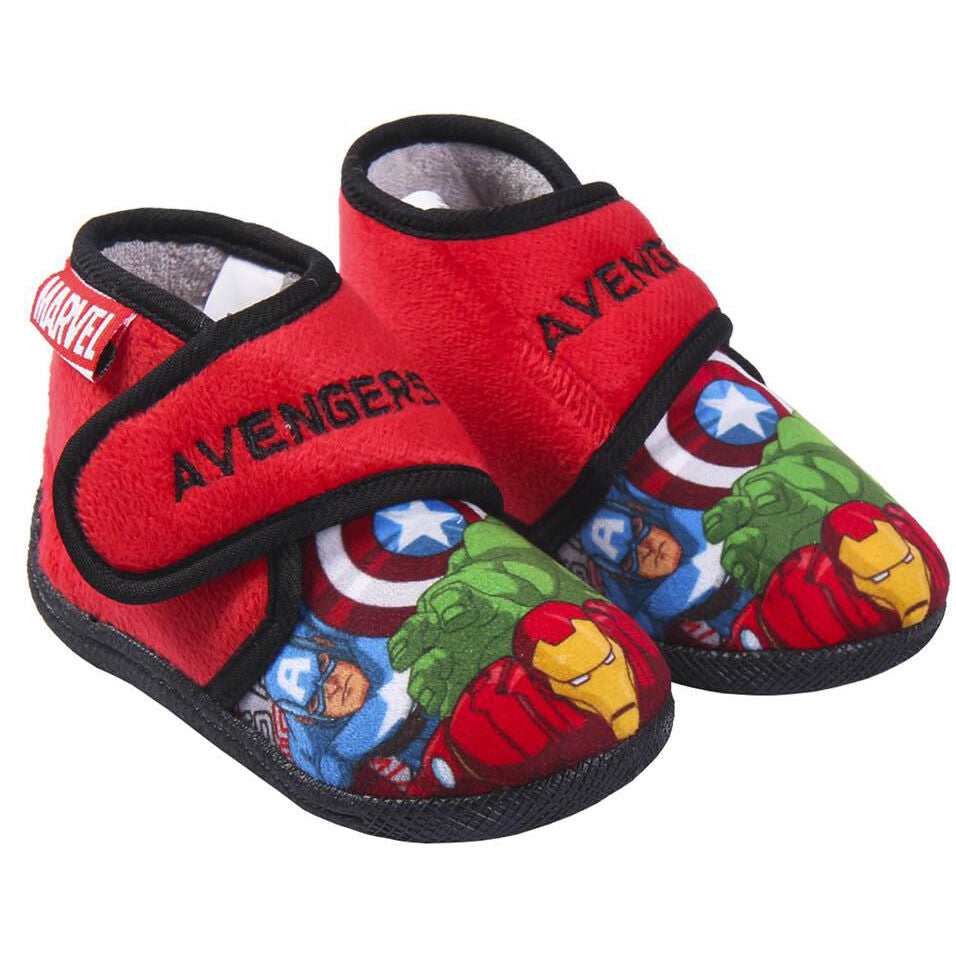 Pantuflas rojas CERDÁ de Los Vengadores con Capitán América, Hulk e Iron Man