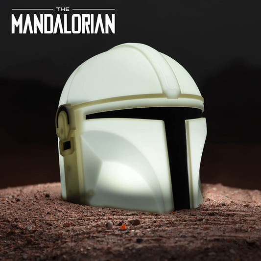 Lámpara con diseño del casco de The Mandalorian