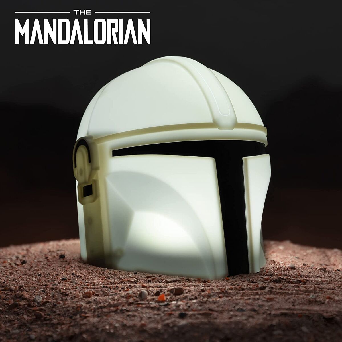 Lámpara con diseño del casco de The Mandalorian