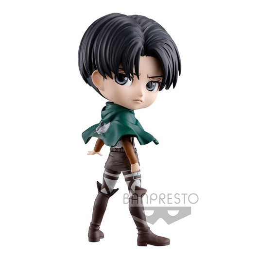 Figura Q Posket de Levi de Attack on Titan con capa verde