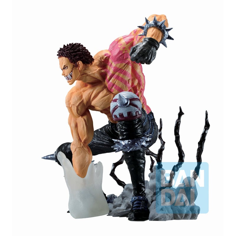 Figura de Charlotte Katakuri de One Piece en pose de combate