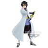 Figura Banpresto de Hinata Sakaguchi con capa y espada