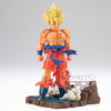 Figura de Goku Super Saiyan de Dragon Ball Z sobre base escénica