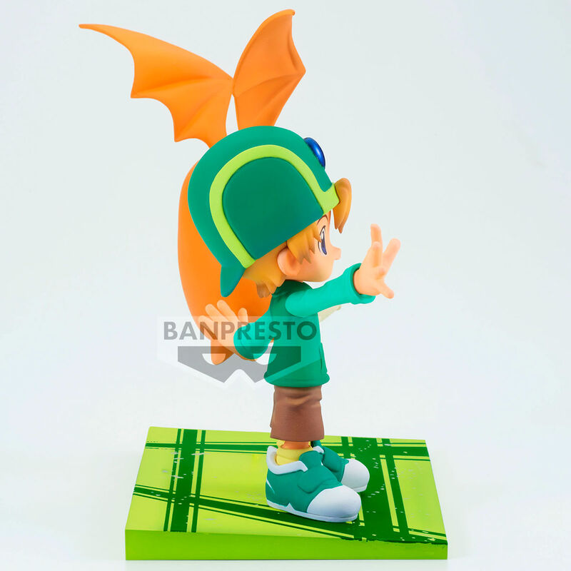Figura de Takeru y Patamon de Digimon Adventure sobre base verde - 4