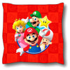 Cojín rojo de Super Mario Bros con Mario, Luigi, Peach, Toad y una Super Star