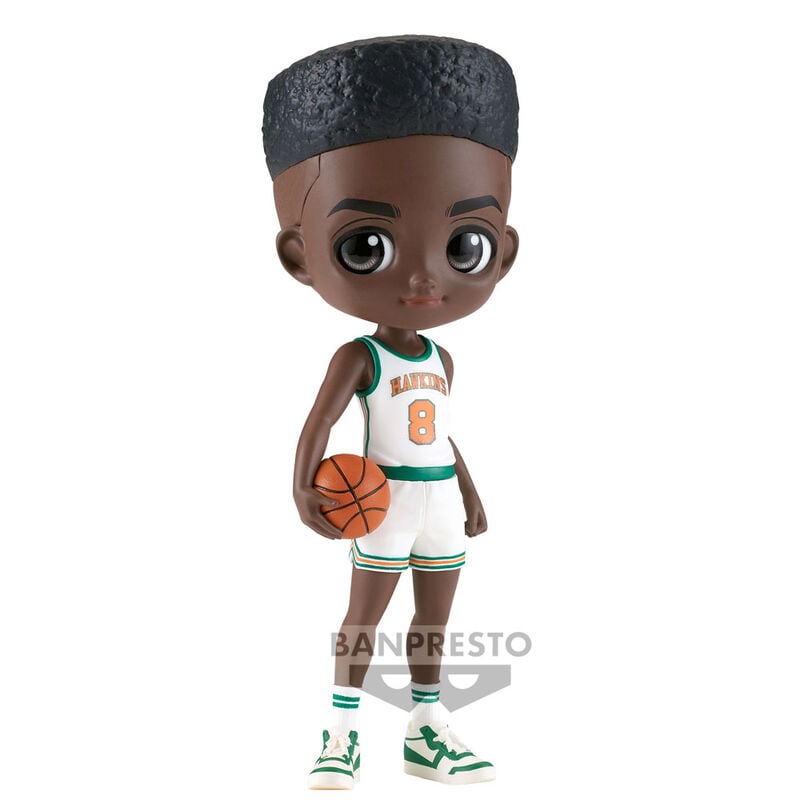 Figura Q Posket de Lucas de Stranger Things con uniforme de baloncesto