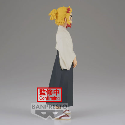 Figura de Senjuro Rengoku de Demon Slayer sobre base circular negra - 3