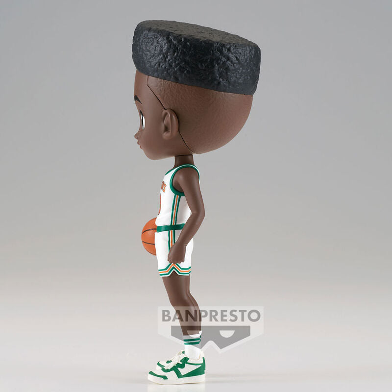 Figura Q Posket de Lucas de Stranger Things con uniforme de baloncesto - 3