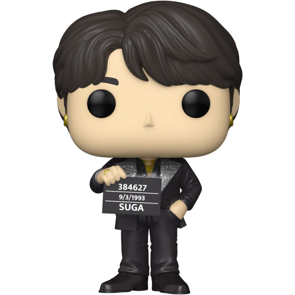 Figura Funko POP! de Suga de BTS con traje negro y placa con su nombre