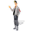 Figura de Shuji Hanma de Tokyo Revengers con chaqueta gris