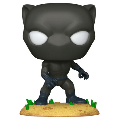 Figura Funko POP Comic Cover de Black Panther en expositor con fondo de cómic - 3