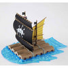Model kit del barco de Marshall D. Teach de One Piece sobre base de agua azul