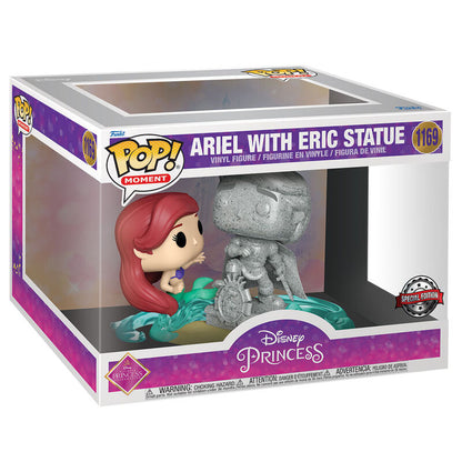 Figura Funko POP! de Ariel junto a una estatua gris de Eric - 2
