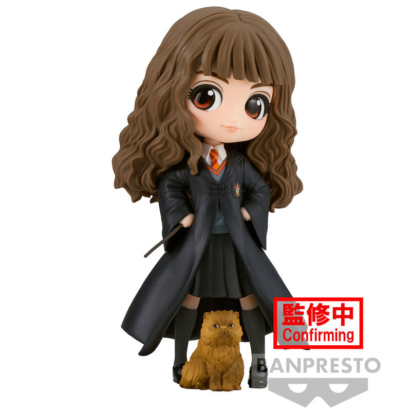 Figura Q Posket de Hermione Granger con túnica, varita y gato