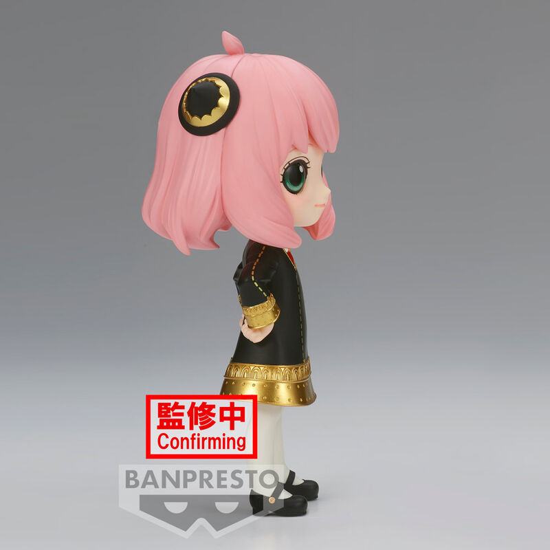 Figura Q Posket de Anya Forger con pelo rosa y vestido negro y dorado - 4