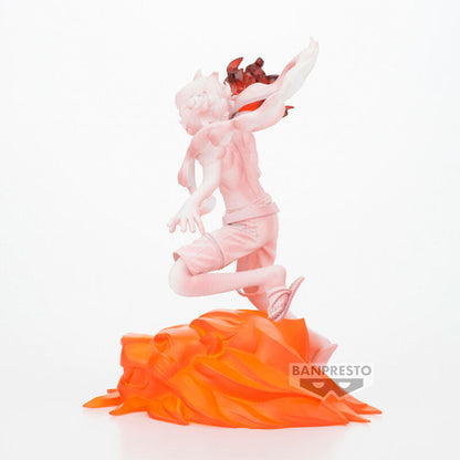 Figura de Monkey D. Luffy de One Piece Film Red sobre una base con efecto de llamas - 3