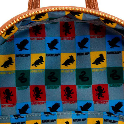 Mochila Loungefly de Harry Potter con Snitch Dorada - 3