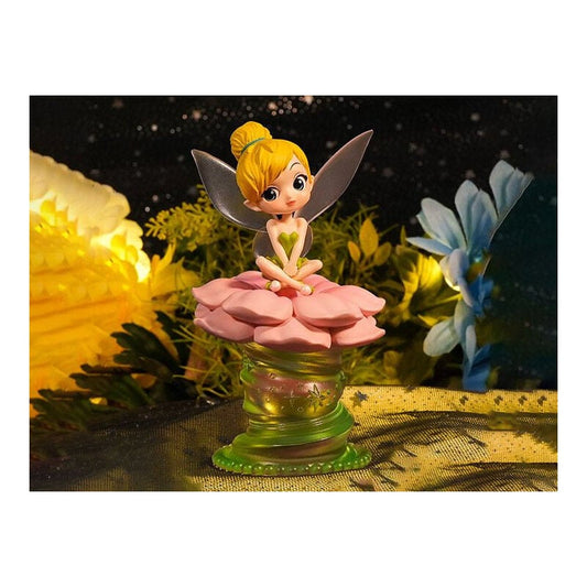Figura Q Posket de Campanilla Tinker Bell sentada sobre una flor rosa