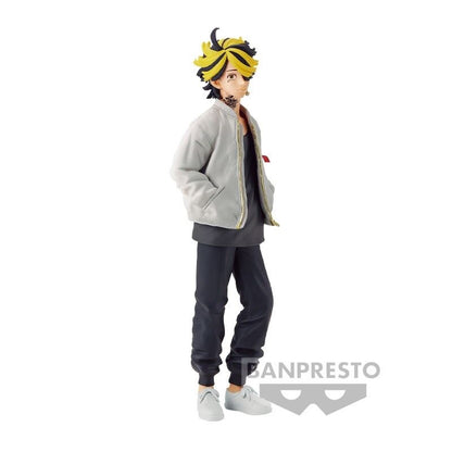 Figura de Kazutora Hanemiya de Tokyo Revengers con chaqueta gris