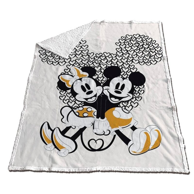 Manta coralina sherpa Disney con Mickey y Minnie y corazones