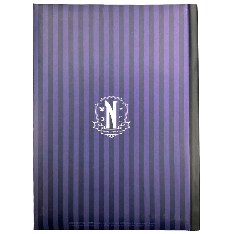 Cuaderno Wednesday morado con luz e ilustración de Miércoles con un violonchelo - 2