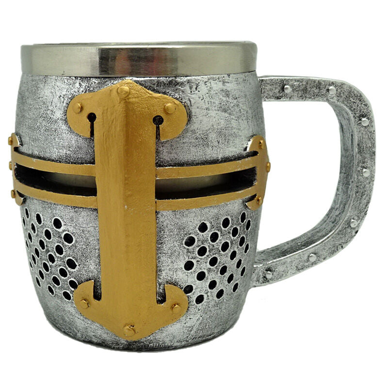 Jarra PUCKATOR con forma de casco de caballero medieval plateado y dorado