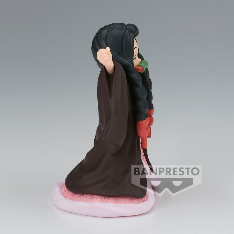 Figura de Nezuko Kamado de Demon Slayer con kimono rosa y haori oscuro - 3