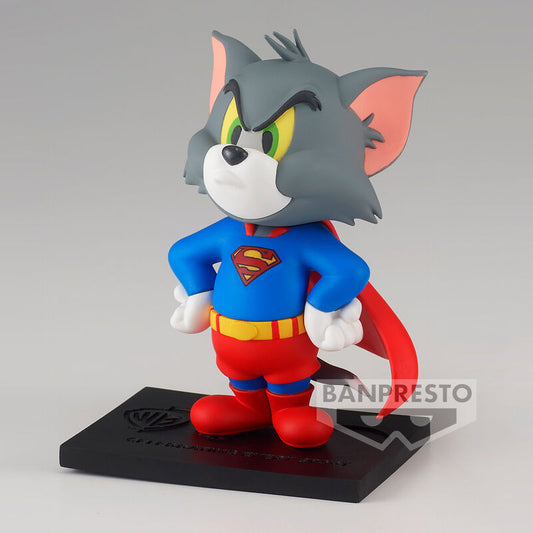 Figura de Tom de Tom y Jerry caracterizado como Superman sobre una base