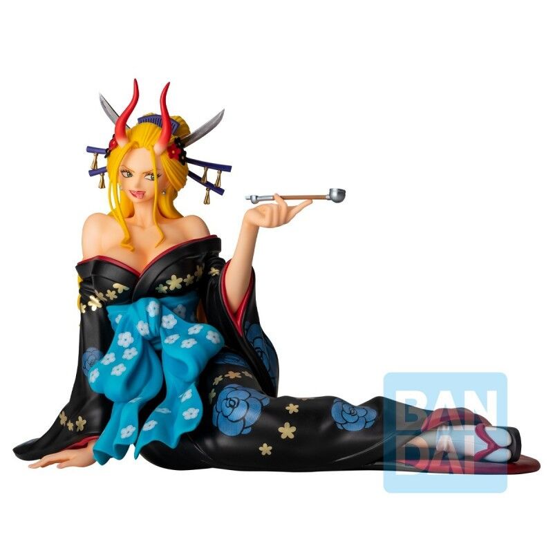 Figura Ichibansho de Black Maria de One Piece con kimono floral - 2