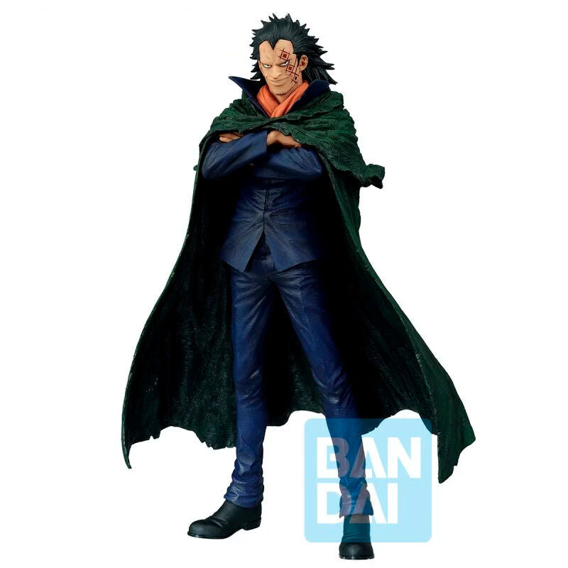 Figura Ichibansho de Monkey D. Dragon de One Piece con capa verde