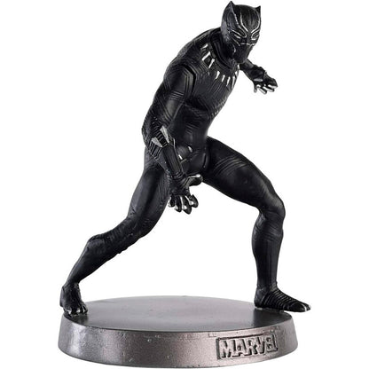 Figura Black Panther Marvel Heavyweights en pose de acción sobre base con logotipo Marvel - 4
