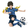 Figura de Meguru Bachira de Blue Lock con balón y efectos amarillos