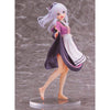 Figura TAITO de Elaina con vestido rosa y morado sobre peana transparente