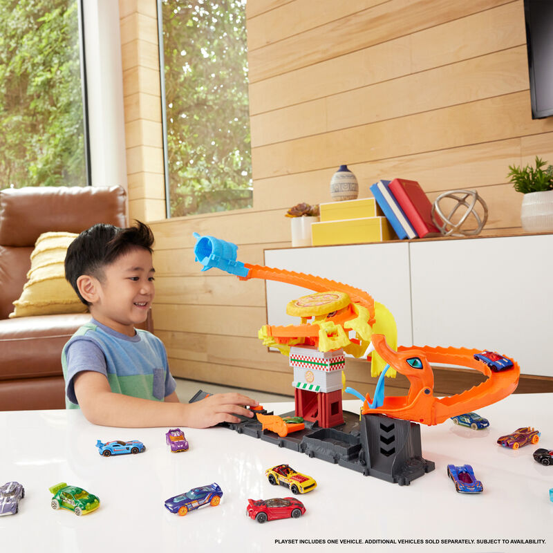 Pista Hot Wheels City Pizza Slam con cobra naranja y coche 1:64 - 2