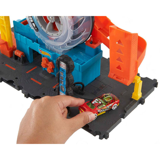 Conjunto Hot Wheels City Super Twist Tire Shop con torre de neumáticos y coche incluido - 4