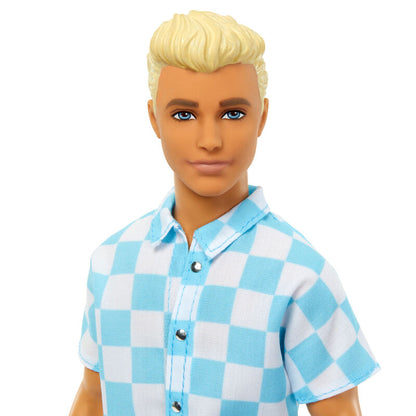 Muñeco Ken de Barbie con ropa y accesorios de playa - 4