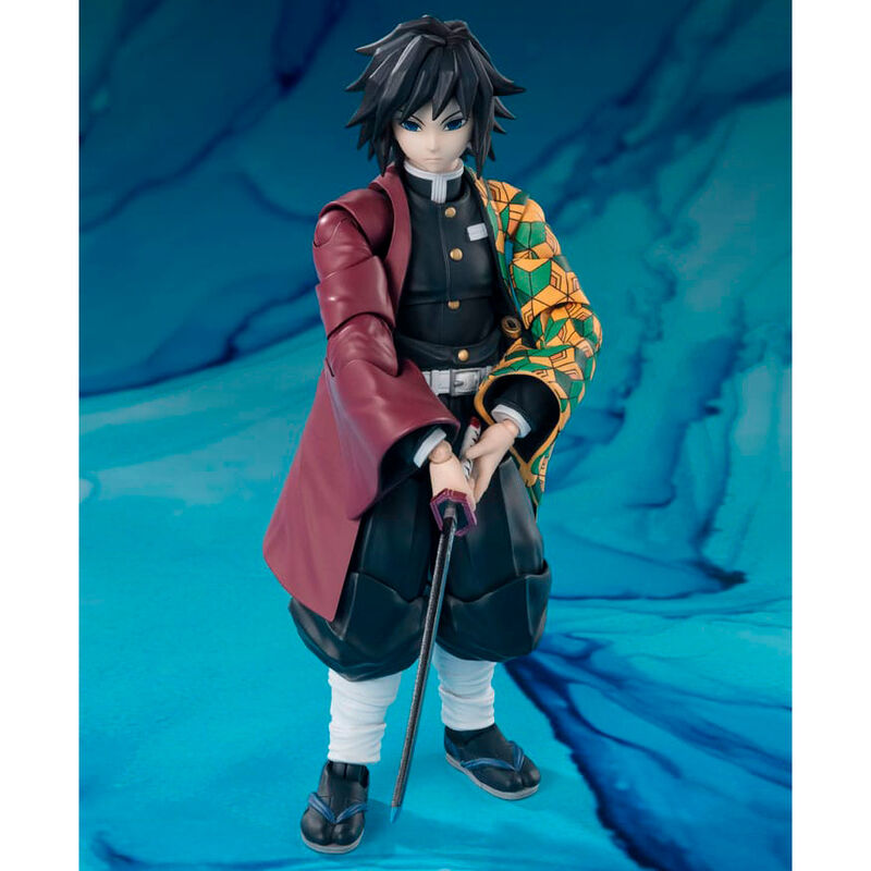 Figura S.H.Figuarts de Giyu Tomioka con haori geométrico y espada - 4