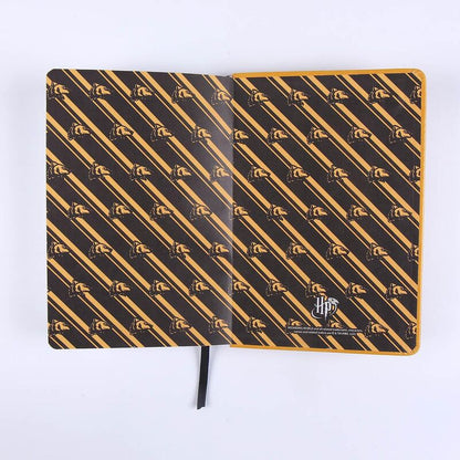 Cuaderno A5 Hufflepuff de Harry Potter con cubierta dorada - 3