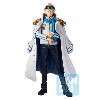Figura Ichibansho de Koby de One Piece con capa blanca
