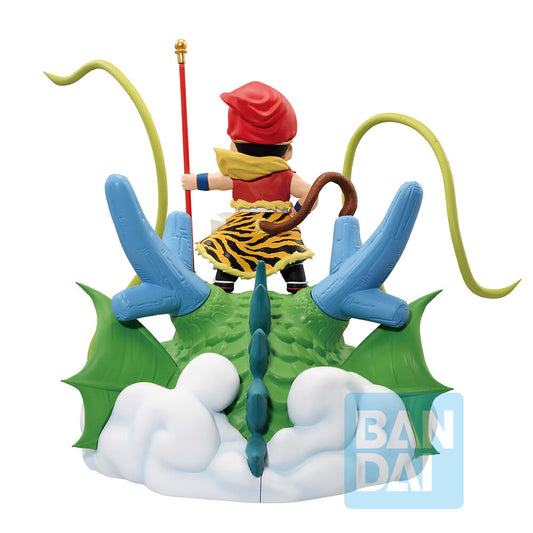 Figura de Son Gohan infantil sobre un dragón verde entre nubes - 3