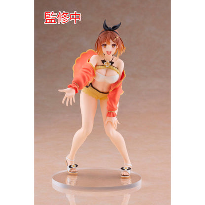 Figura de Ryza con traje de baño y chaqueta naranja sobre base transparente