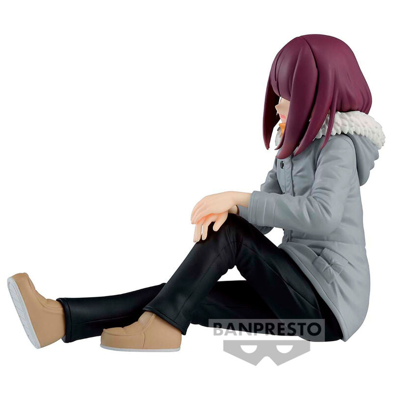 Figura de Ayano Toki de Laid-Back Camp sentada con abrigo gris - 3