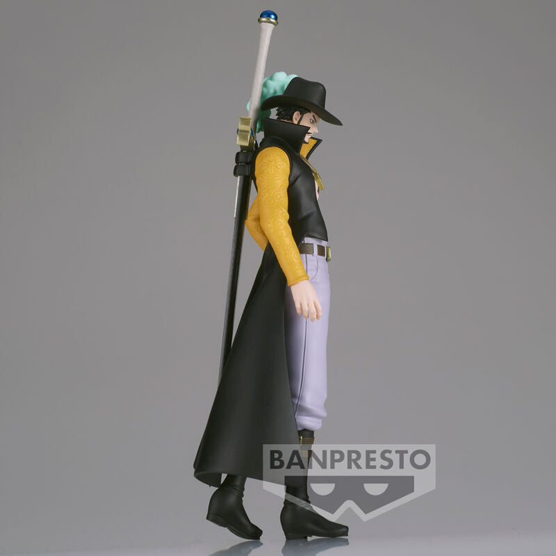 Figura de Dracule Mihawk de One Piece con sombrero, espada y capa - 3