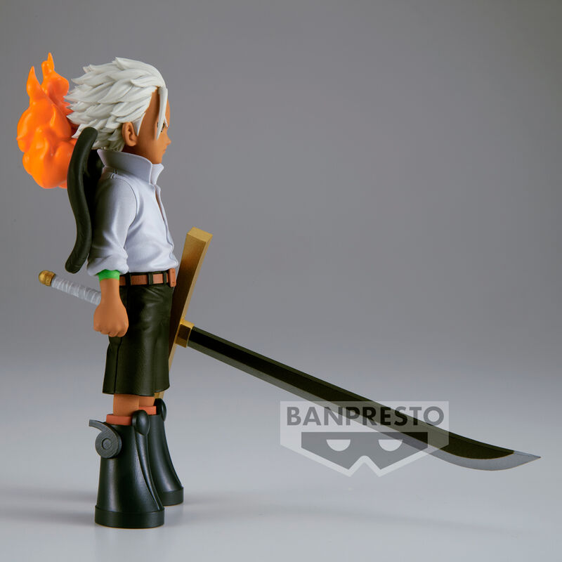 Figura de S-Hawk de One Piece con dos espadas, alas negras y llama naranja - 3