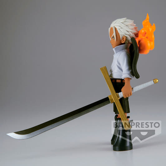 Figura de S-Hawk de One Piece con dos espadas, alas negras y llama naranja - 4