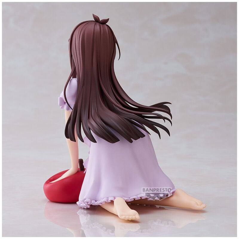 Figura Banpresto de Akari Tsujino con vestido lavanda y cojín rojo - 4