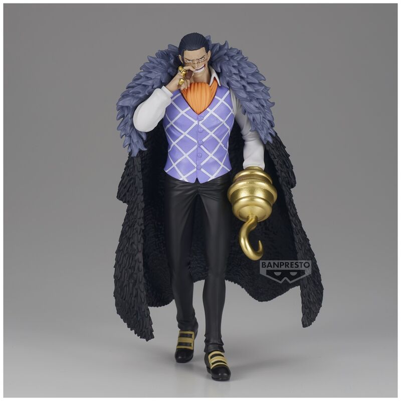 Figura de Crocodile de One Piece con capa y garfio dorado - 5